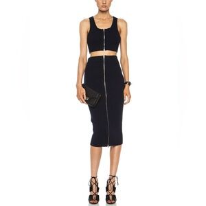 𝗧 𝗔𝗹𝗲𝘅𝗮𝗻𝗱𝗲𝗿 𝗪𝗮𝗻𝗴 𝗦𝗘𝗧 Ribbed Skirt and Crop Top front zipper S